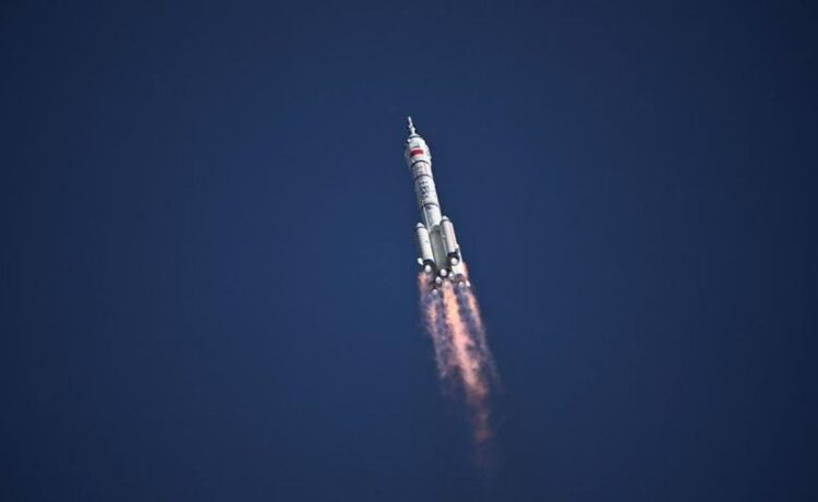 China Kirim 3 Astronaut ke Luar Angkasa, Lakukan Hal Hal ini adalah